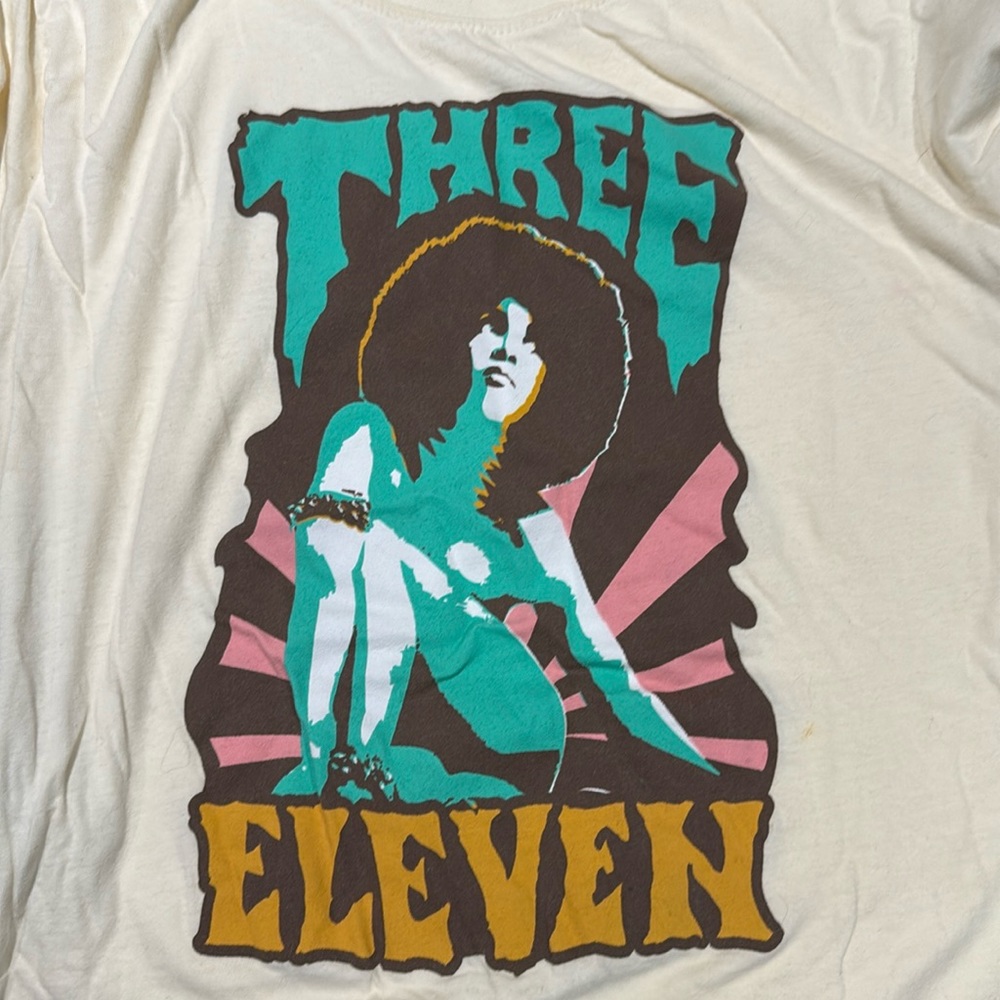 Women’s 311 concert tee shirt (says size large but I would say this is a medium)